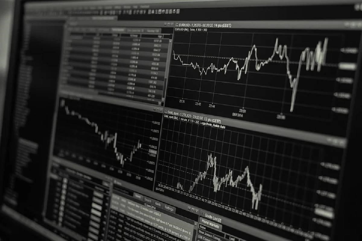 Gráfico de barras para analizar la cotización de las criptomonedas más rentables