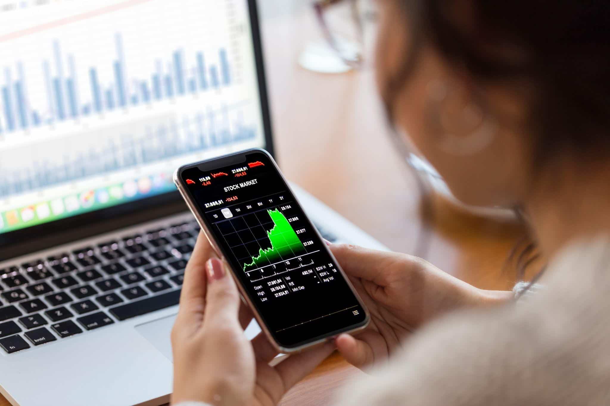 Estrategias financieras según el plazo y el trading