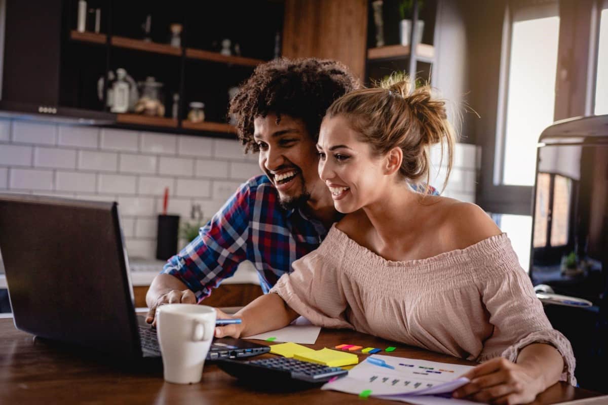 ¿En qué invertir cuando eres joven?