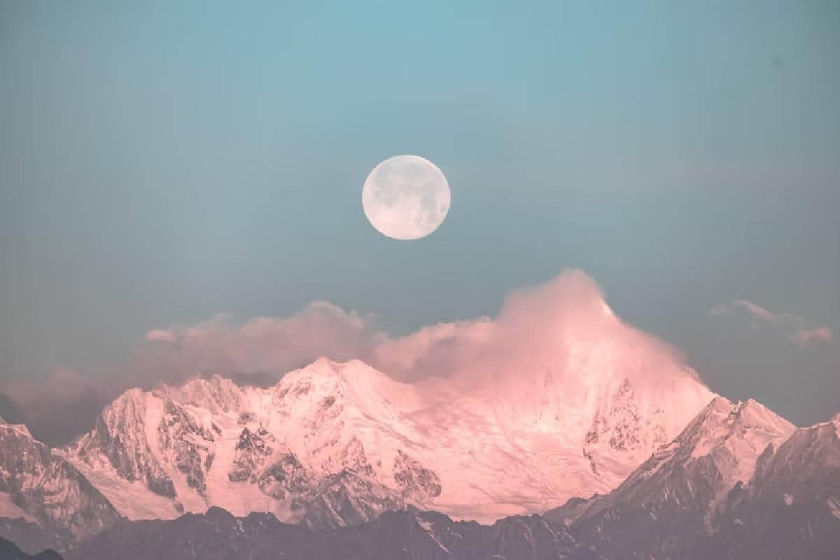 Imagen de la luna, lugar donde aspira llegar Virgin con viajes comerciales. 