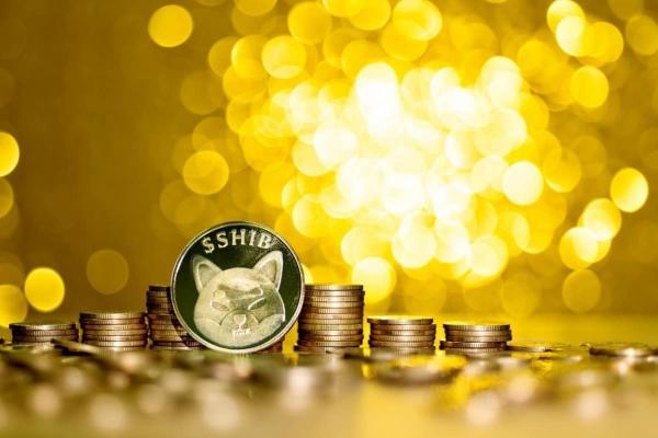Shiba Inu criptomoneda en un fondo dorado.